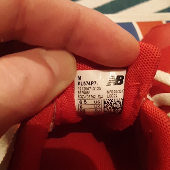 Boy toddler 6.5M rsd and white New Balance shoes - Picture 4 of 8